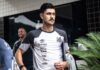 João Basso fala após lesão que pode tirá-lo de reta final no Santos: “Focado 100% na recuperação”