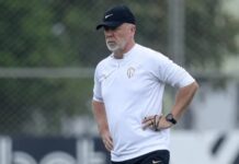 Posicionamento e reação rápida: como Mano pretende melhorar o Corinthians na Data Fifa