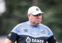 Santos treina bola parada para jogo contra o Bragantino