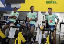 Com holofotes em Endrick e dúvidas no time titular, Seleção faz o primeiro treino em Teresópolis