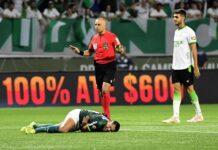 Palmeiras confirma fratura de Rony em lance com goleiro do América-MG, ignorado pela arbitragem