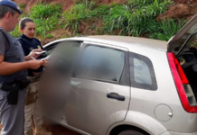 Mulher surta após receber ordem de parada da Polícia Militar e foge