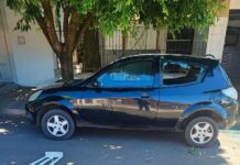 Homem é preso após invadir comércio, agredir vítima com ferro e quebrar carro