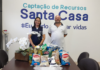 Famílias Pinto e Dias entregam alimentos para Santa Casa