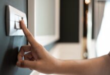 Com a chegada verão, veja como economizar na conta de luz