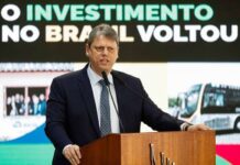 Tarcísio sanciona lei que corta um a cada cinco cargos comissionados do Estado de SP