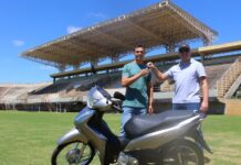 Churrasco do CAV: Votuporanguense entrega moto zero km para o ganhador do sorteio