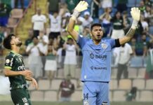 João Paulo lamenta rebaixamento do Santos e diz que não quer sair: “Espero ajudar”