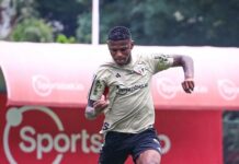 Lucas e Rafinha não pegam o Flamengo no último jogo da temporada