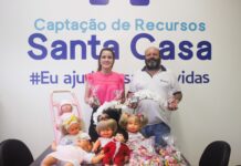 Colaboradora da Santa Casa faz alegria da Pediatria