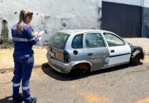 Prefeitura realiza fiscalização de veículos abandonados