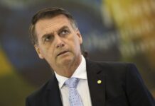 Bolsonaro e filhos anunciam live para articular base e ‘preparar’ candidatos para eleições 2024