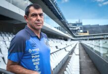 V-Varen Nagasaki exige que Santos pague multa de Fábio Carille: “Pelo bem do futuro do futebol japonês”