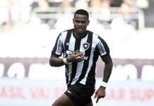 Palmeiras nega interesse em Júnior Santos e vê Textor “alimentando rivalidade que nunca existiu”