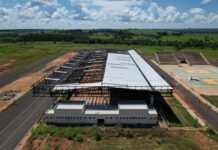 Cobertura do Centro de Eventos avança para etapa de instalação das telhas