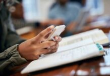 Acesso Proibido: Governo de SP bloqueia acesso a aplicativos em escolas estaduais