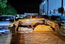 Dupla é presa suspeita de transportar mais de 300 quilos de cocaína em Castilho
