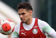 Veiga treina com o elenco na reapresentação do Palmeiras e deve voltar contra o Mirassol