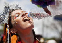 Comer bem e hidratar-se são fundamentais para curtir o Carnaval
