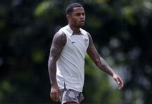 Fora há mais de um mês, Diego Palacios evolui em recuperação no Corinthians