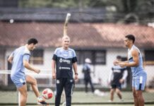 Giuliano treina no gramado, mas ainda separado do restante do elenco