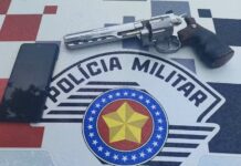 Mulher quebra o nariz ao ser jogada do carro em rodovia de Guararapes; ex-marido é suspeito do crime