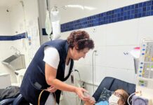Unidade de Diálise celebra o Dia da Mulher com mimos para pacientes
