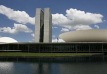 Discussão sobre foro privilegiado se arrasta há pelo menos 17 anos no Congresso