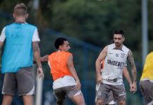 Recuperado de dengue, Igor Coronado volta a treinar com bola no Corinthians