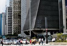 Judicialização da desoneração da folha ameaça empresas e empregos