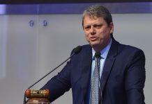 Tarcisio nega que vá deixar o Republicanos e ir para o PL