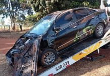 Capotamento deixa mulher ferida na Rodovia Péricles Bellini