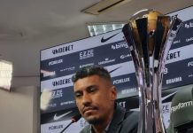 Paulinho chora, explica por que não renovou e diz: “Corinthians significa tudo na minha vida”