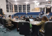 “Não dê esmolas, dê oportunidade” tem votação adiada na Câmara