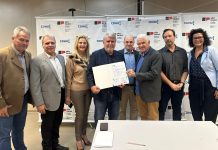 Com apoio de Carlão Pignatari, prefeitos assinam Ordem de Serviço para construção de 518 casas