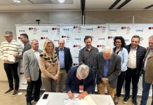 Desfavelamento: Jorge Seba acompanha assinatura da ordem de serviço para construção de 185 casas na região sul