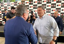 Ao lado do governador, Carlão Pignatari participa de anúncio de investimentos na educação