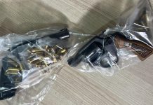 PM apreende armas e munições após denúncia de disparos em condomínio; cinco são presos