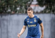 Julio Furch e Pedrinho viajam para Ponta Grossa; Cazares é cortado