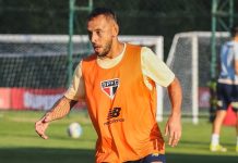 Rafinha treina com elenco e se aproxima de volta ao São Paulo