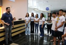 Alunos de Valentim Gentil visitam a Cidade Universitária da Unifev