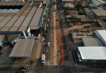 Revitalização da Av. Emílio Arroyo Hernandes segue com três frentes de trabalho