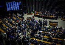 Câmara aprova PEC da Anistia, que livra partidos de multas de até R$ 23 bilhões