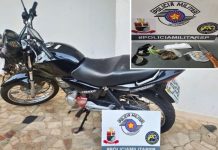 Força Tática prende suspeito de tráfico de drogas com moto adulterada