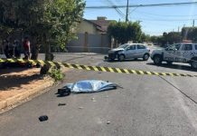 Motociclista morre após bater contra carro em rua sem sinalização em Rio Preto