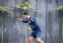 Billy Arce trabalha com o elenco, e Giuliano segue em transição