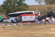 Motorista morre ao tombar caminhão no trevo de Ibirá