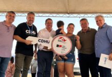 Deputado Carlão Pignatari entrega 244 moradias em Meridiano e Valentim Gentil