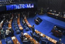 Sem acordo, votação de projeto que muda Lei da Ficha Limpa fica para depois das eleições