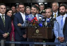 Oposição entrega a Pacheco novo pedido de impeachment de Moraes